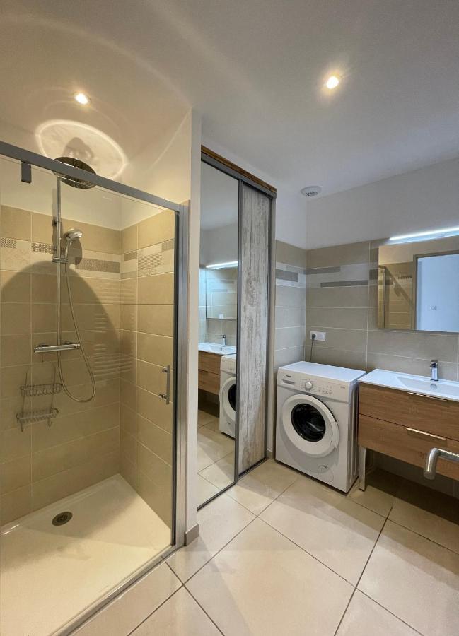 Neffies Val Des Bruyeres - Gite 15Mn Pezenas Avec Terrasse Et Cour Close - Parking Privatif Securise - Wifi Ftth Gratuit מראה חיצוני תמונה