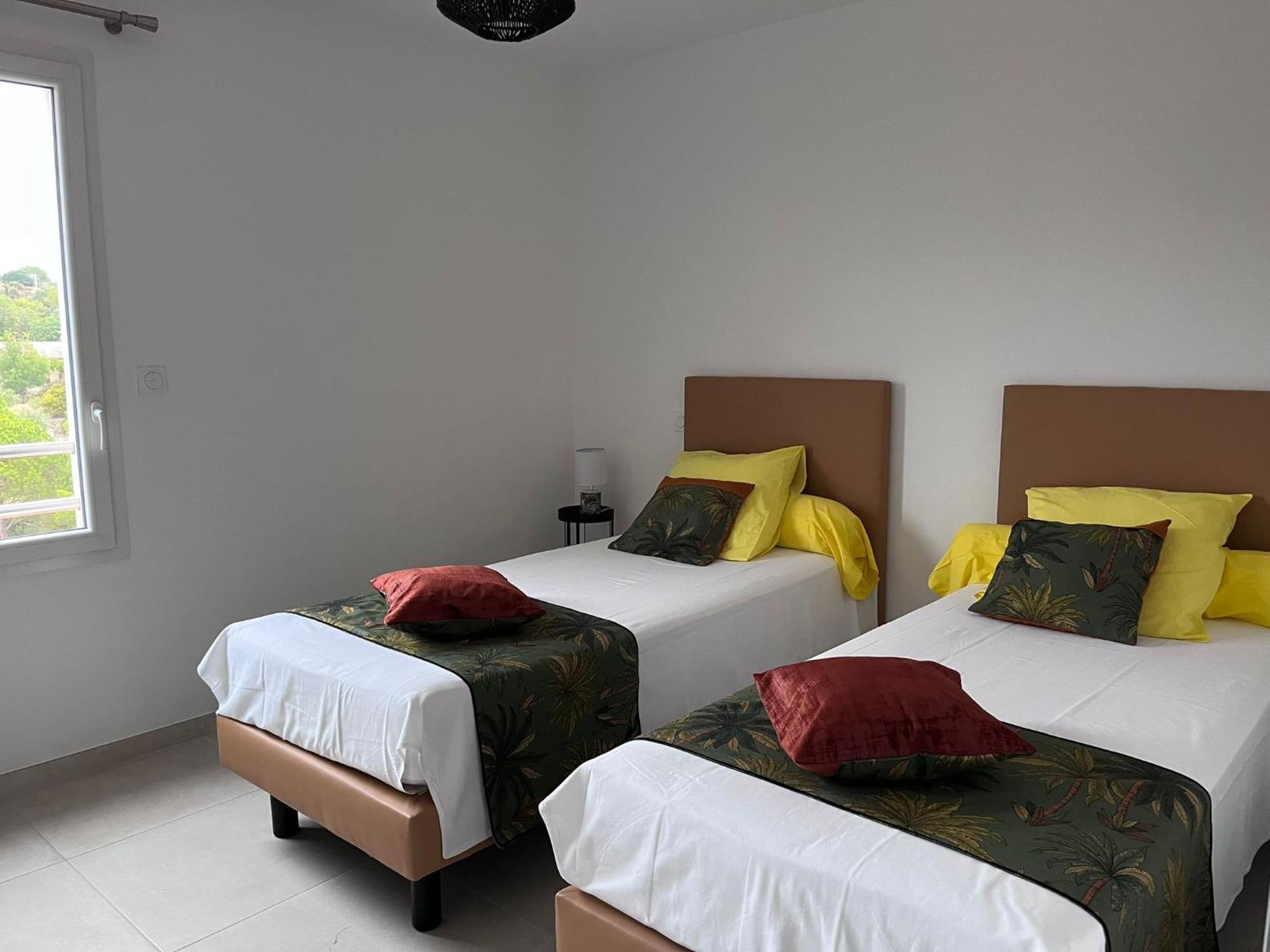 Neffies Val Des Bruyeres - Gite 15Mn Pezenas Avec Terrasse Et Cour Close - Parking Privatif Securise - Wifi Ftth Gratuit מראה חיצוני תמונה